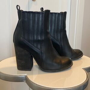 Size 5, Call it Spring boots